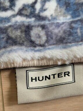 Hunter throw rug so soft blue cream & a soft touch of baby pink 19.5" x 60"
